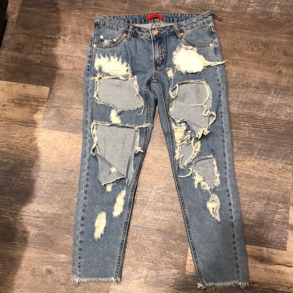 Signature8 Denim - ✨worn once—Super Distressed Jeans✨